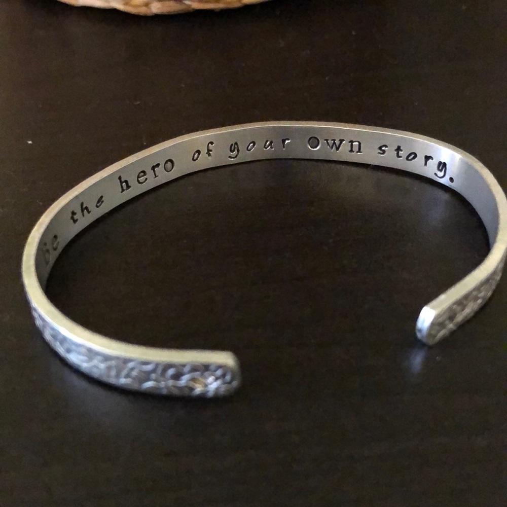 Gorgeous silver bracelet, sizable!